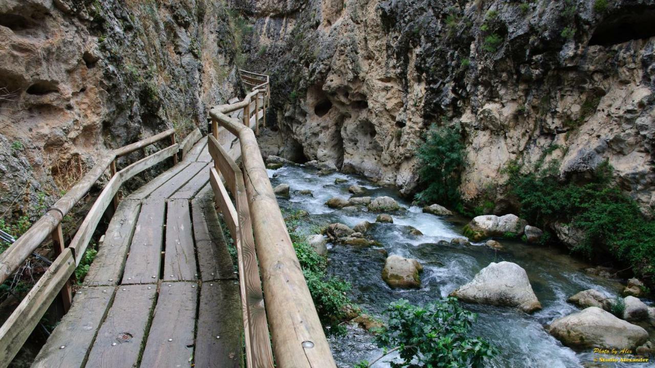 Вилла Cueva Peralta Кортес-де-Баса Экстерьер фото